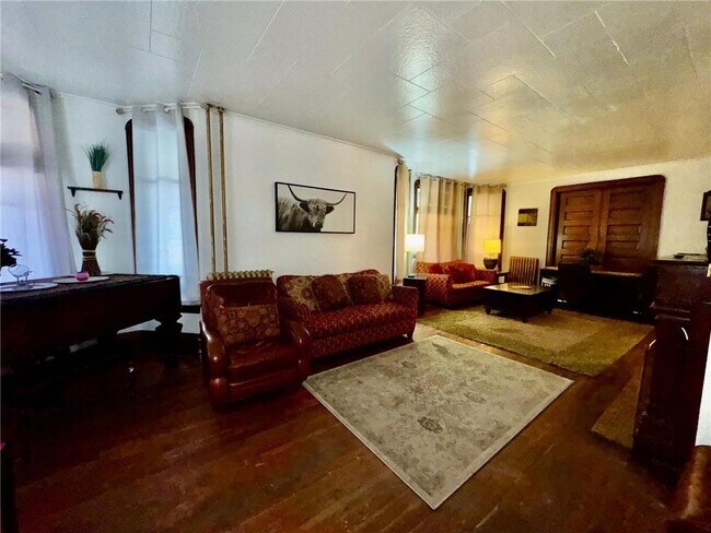 Building Photo - 1464 W Minnehaha Ave