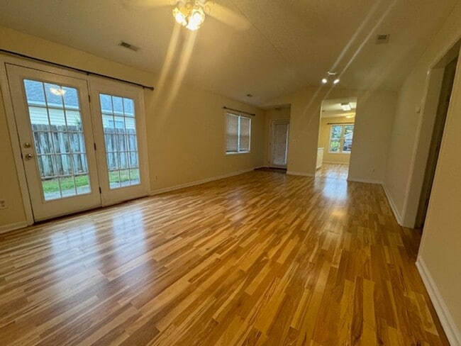 Building Photo - Jacobs Ridge