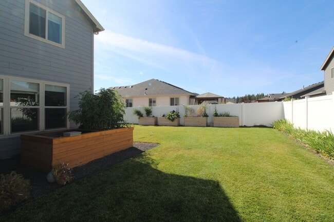 Building Photo - 7020 Dorchuck Rd