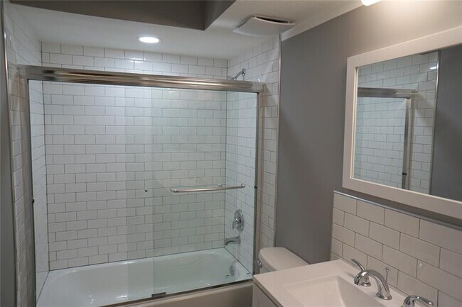 Building Photo - 2301 NW 33rd St