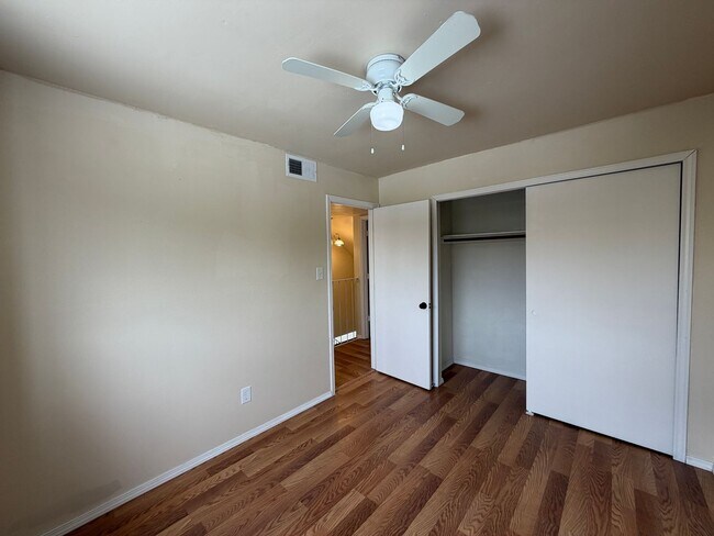 Building Photo - 3 Bedroom Updated Home Available Near Montano Rd NW & Unser Blvd NW!