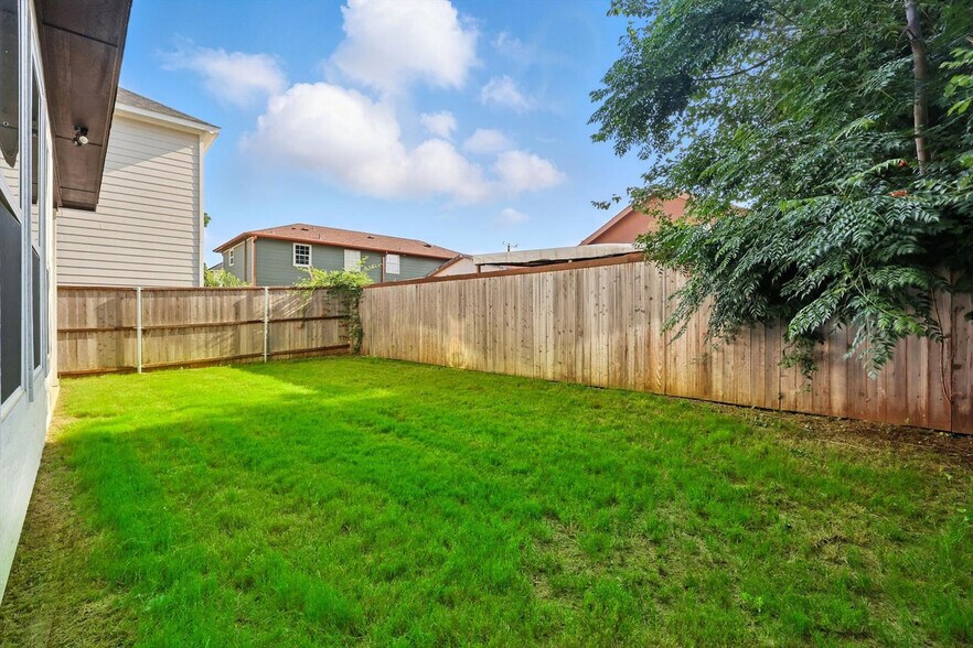 Building Photo - 3129 Rutz St