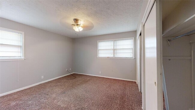 Building Photo - 3252 Cheltenham Dr