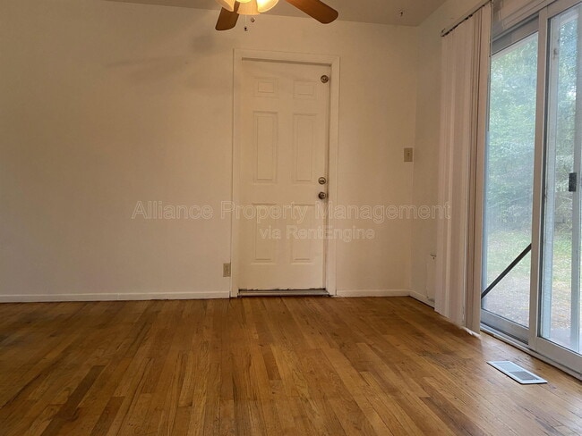 Building Photo - 1509 Evergreen Dr