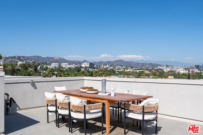 Building Photo - 7428 Santa Monica Blvd