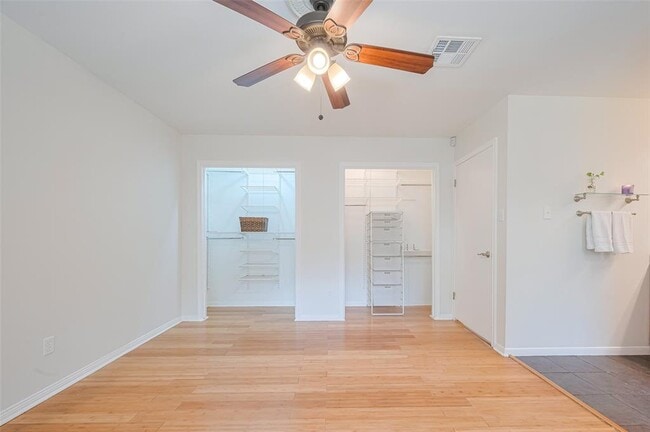 Building Photo - 5115 Kingfisher Dr