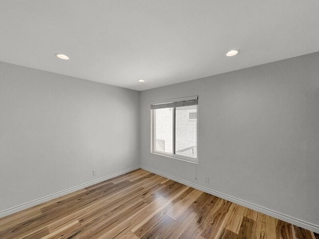 Building Photo - 8320 Via Sonoma