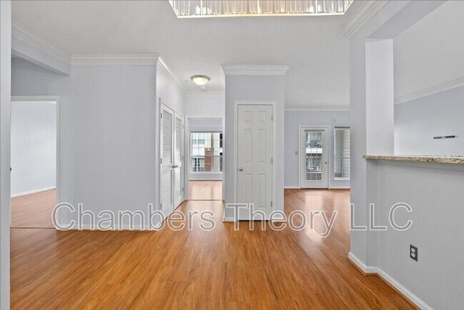 Building Photo - 4852 Eisenhower Ave