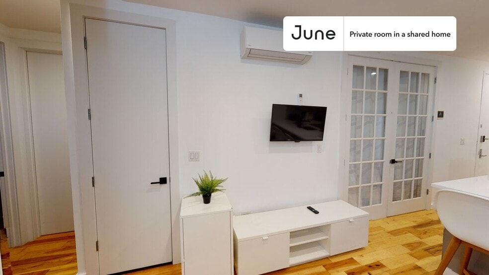 Building Photo - Room in Shared 4 bed/2 bath home