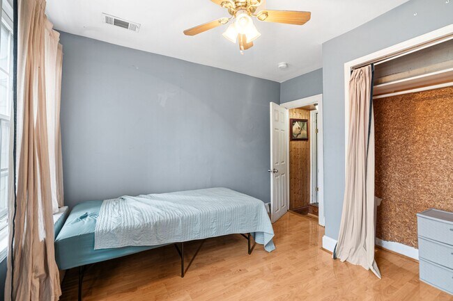 Building Photo - 3229 Almond St