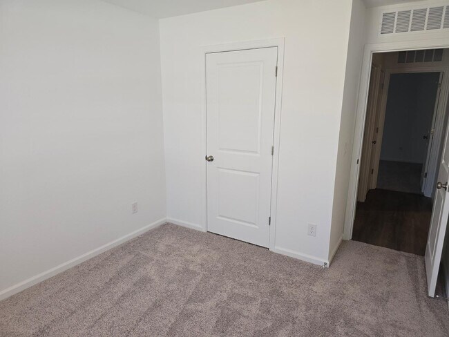 Building Photo - 737 Dylan Ct