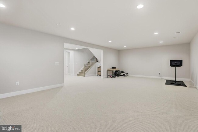 Building Photo - 9725 Lantana Wy