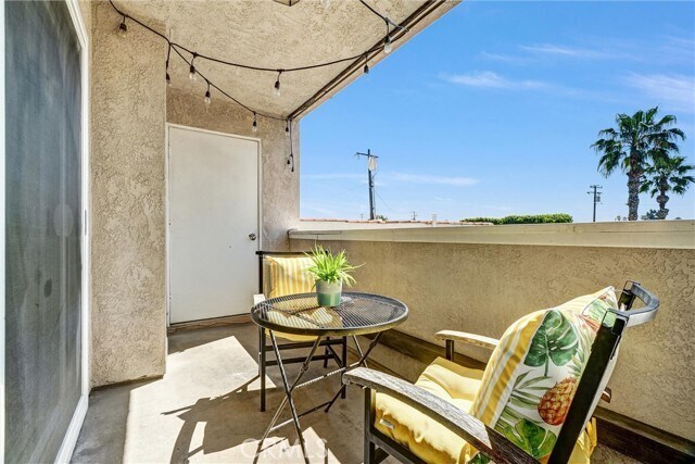 Building Photo - 2032 E Bermuda St