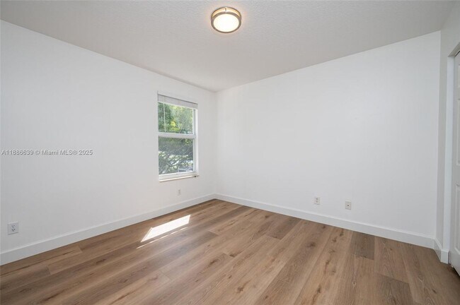 Building Photo - 19282 Seneca Ave