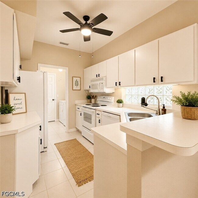 Building Photo - 10716 Blue Bimini Cir