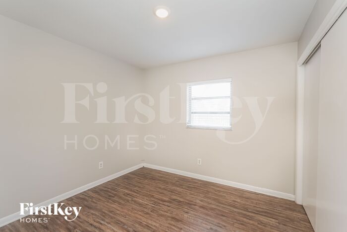 Building Photo - 4931 Cresthill Dr