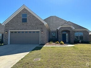Building Photo - Beautiful Prattville Home