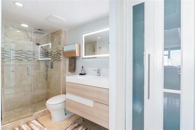 Building Photo - 3140 S Ocean Dr