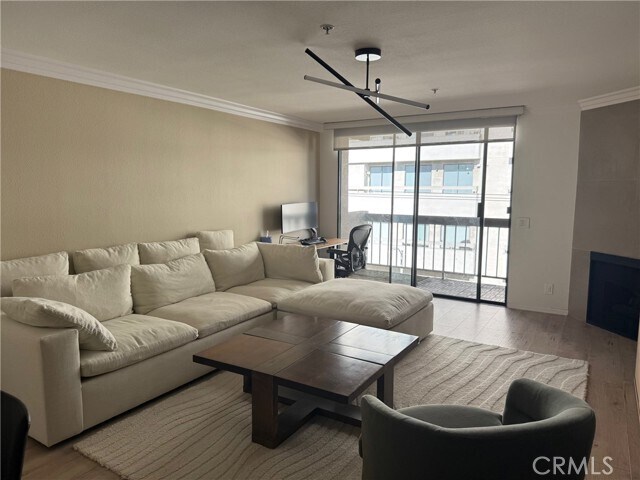 Building Photo - 7320 Hawthorn Ave