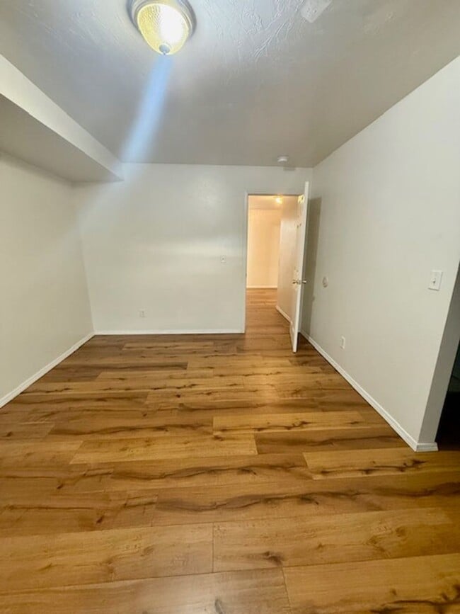Building Photo - 3 Bedroom 2 Bathroom Pet Friendly-Belgrade