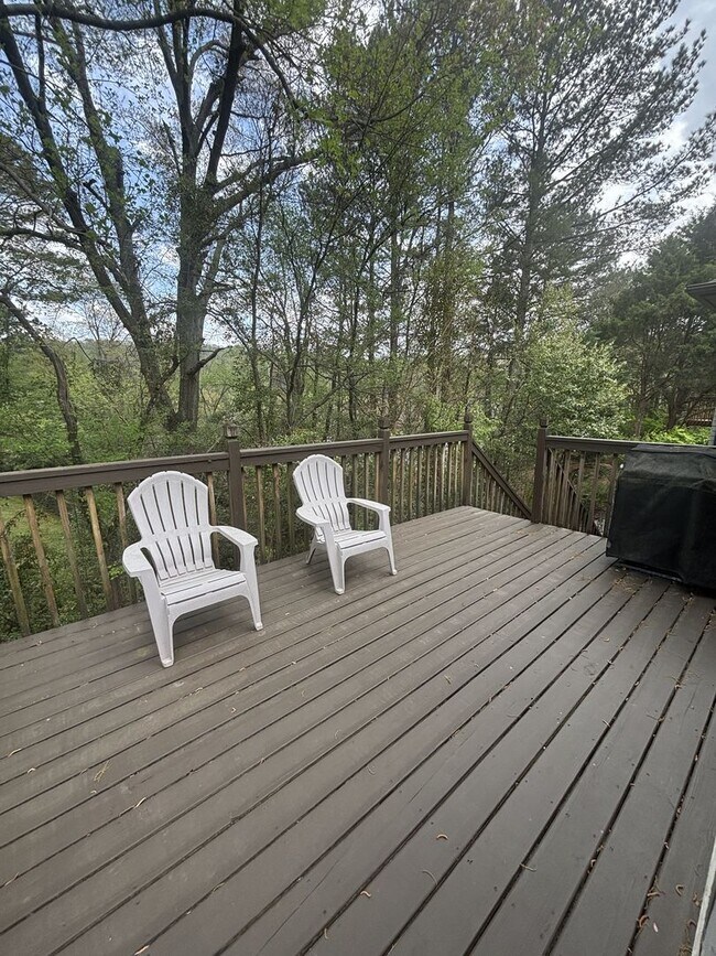 Building Photo - Spacious 3 Bed 2 Bath Home In Homewood With Large Basement