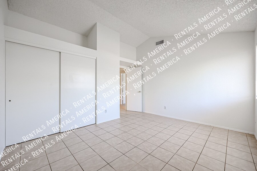 Building Photo - 10100 N 89th Ave