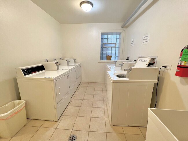 Building Photo - Spacious Renovated 2 Bedroom in North Park