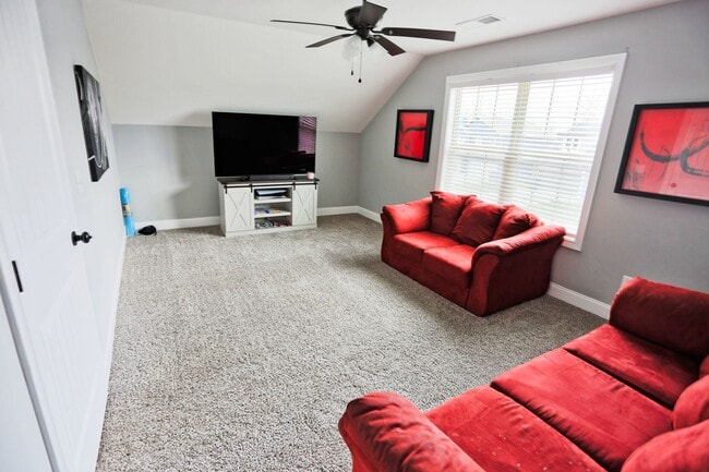 Building Photo - 1147 Eagles Nest Ln
