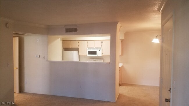 Building Photo - 8101 W Flamingo Rd