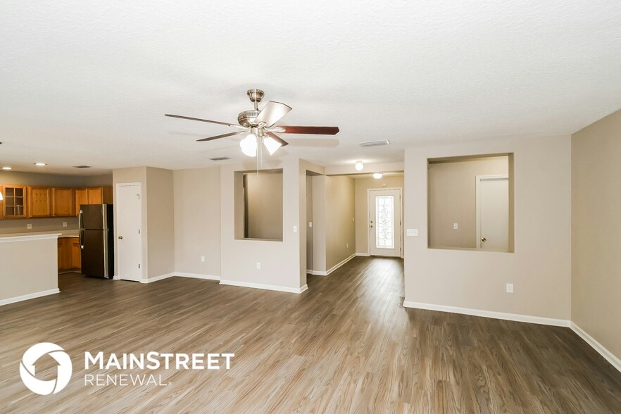 Building Photo - 11533 Brian Lakes Dr N