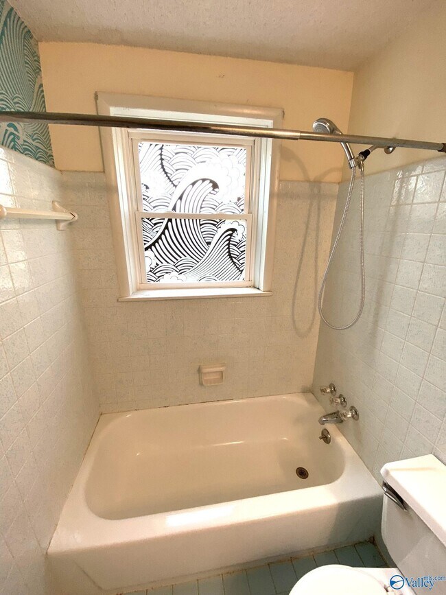 Building Photo - 12122 Chicamauga Trail SE