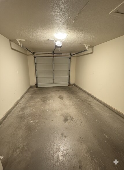 Building Photo - 1646 N Dawn Dr