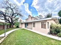 Building Photo - 3/2 Duplex on the River