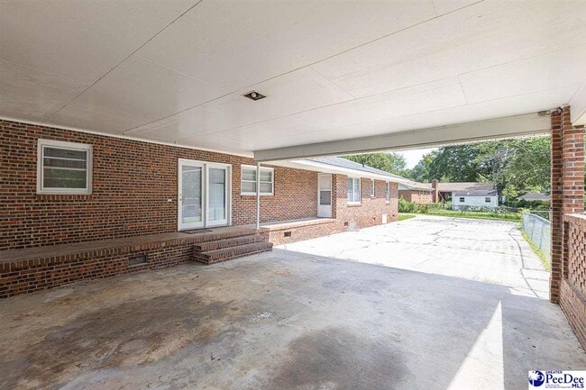 Building Photo - 2318 W Heron Dr