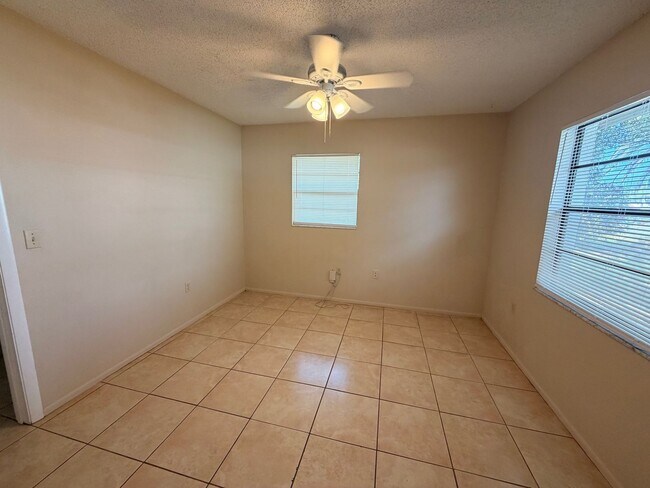 Building Photo - 2128 Hively St
