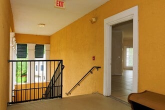 Building Photo - Spacious 2 bed 2 bath condo, split floorplan on the 3rd floor! Gated community at Mosaic at Millenia