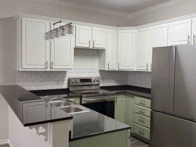 Building Photo - Living Just Blocks from Baylor University