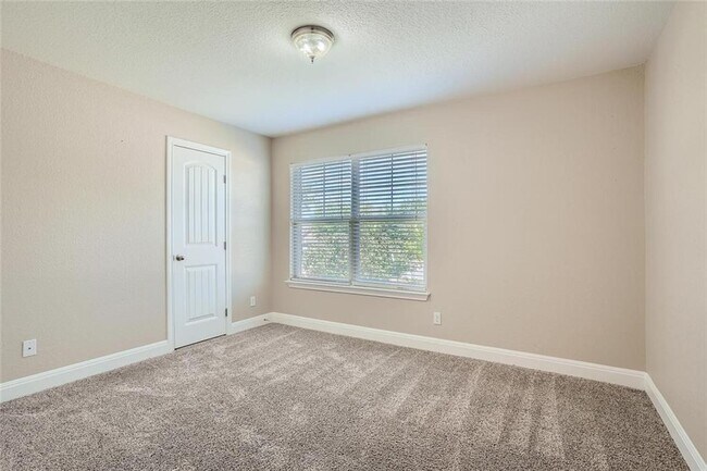 Building Photo - 912 Tabernash