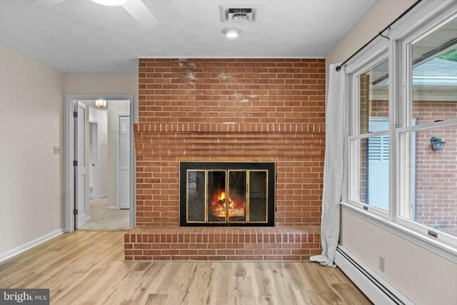 Building Photo - 21692 Potomac View Dr