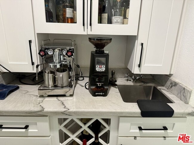 Building Photo - 6479 Bradley Pl