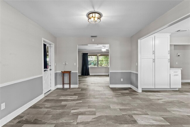 Building Photo - 6928 Greenhill Pl