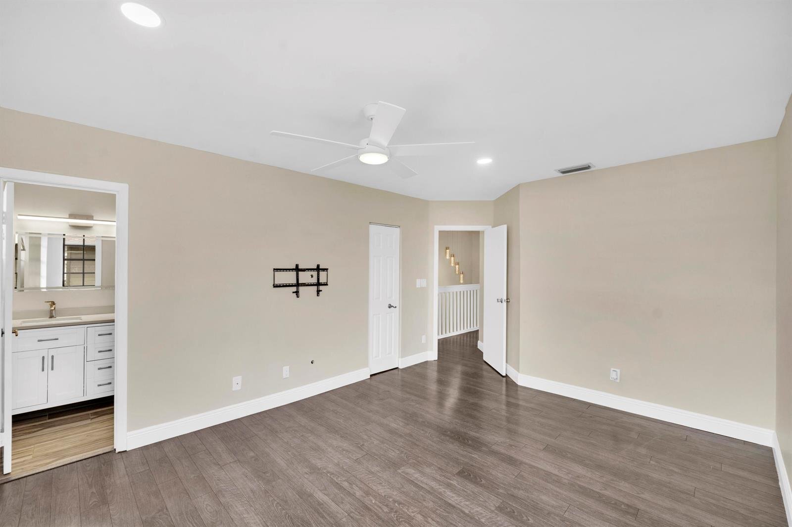 Building Photo - 2615 SW 81st Terrace