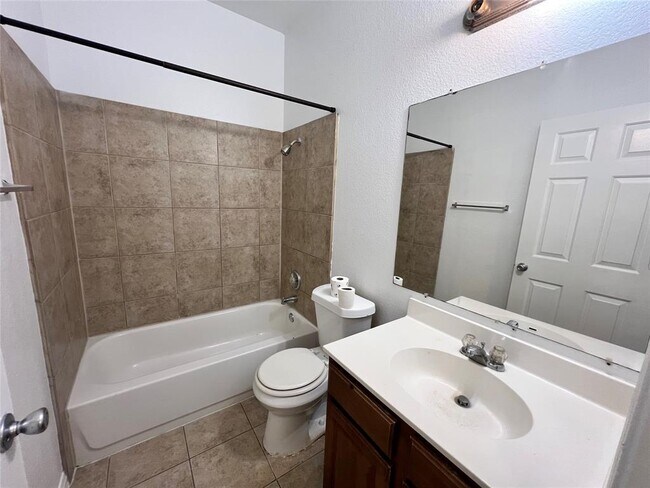 Building Photo - 107 Provines Dr