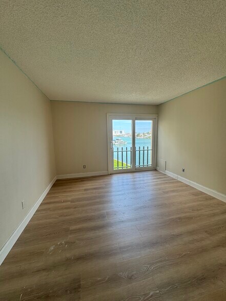 Master Bedroom with water view - 868 Bayway Blvd