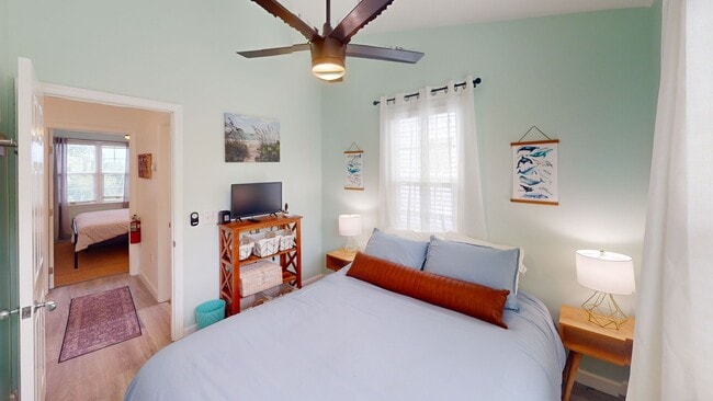 Building Photo - $3,800/mo - Furnished 2-Bed/1.5-Bath Townh...