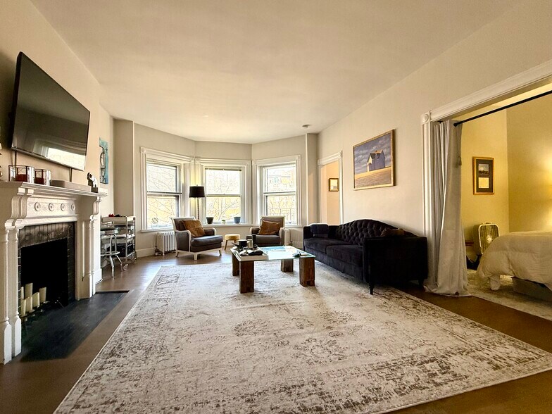 Building Photo - 475 Beacon St