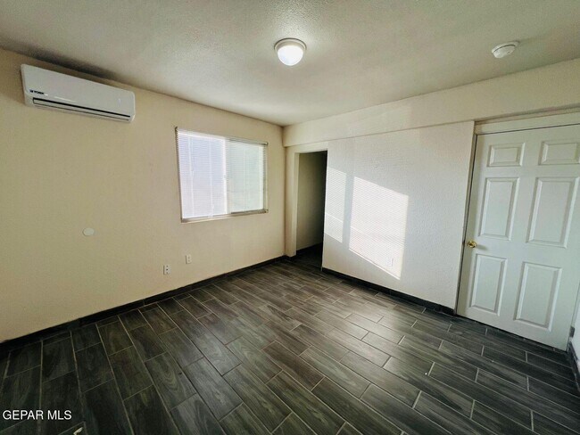 Building Photo - 7182 Ponce Dr