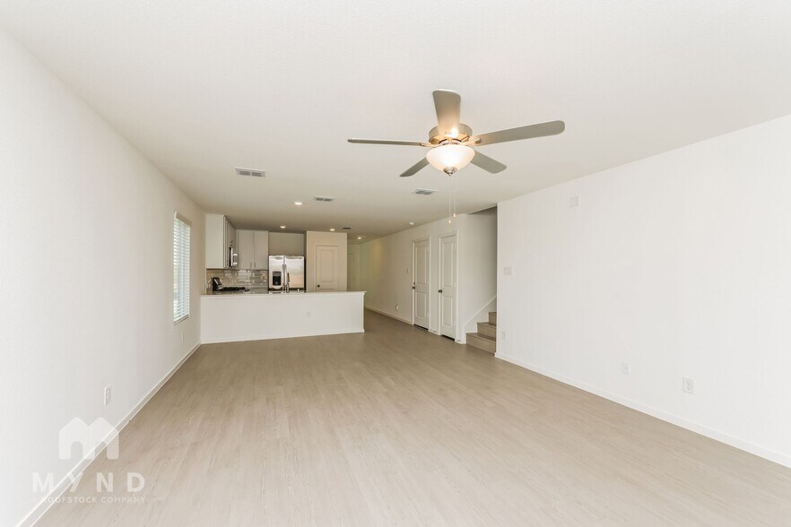 Building Photo - 2704 Mistwood Dr