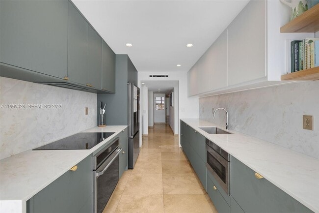 Building Photo - 1915 Brickell Ave