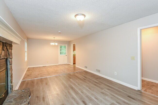 Building Photo - 2905 Mountain Brook Rd